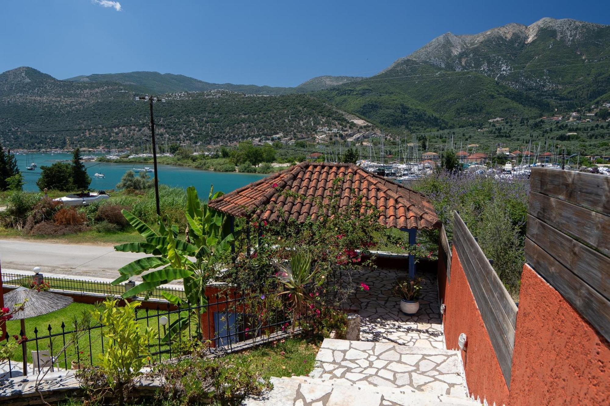 Vliho Bay Boutique Hotel Yénion Eksteriør bilde
