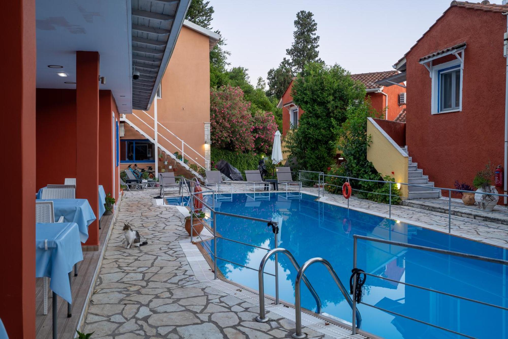 Vliho Bay Boutique Hotel Yénion Eksteriør bilde