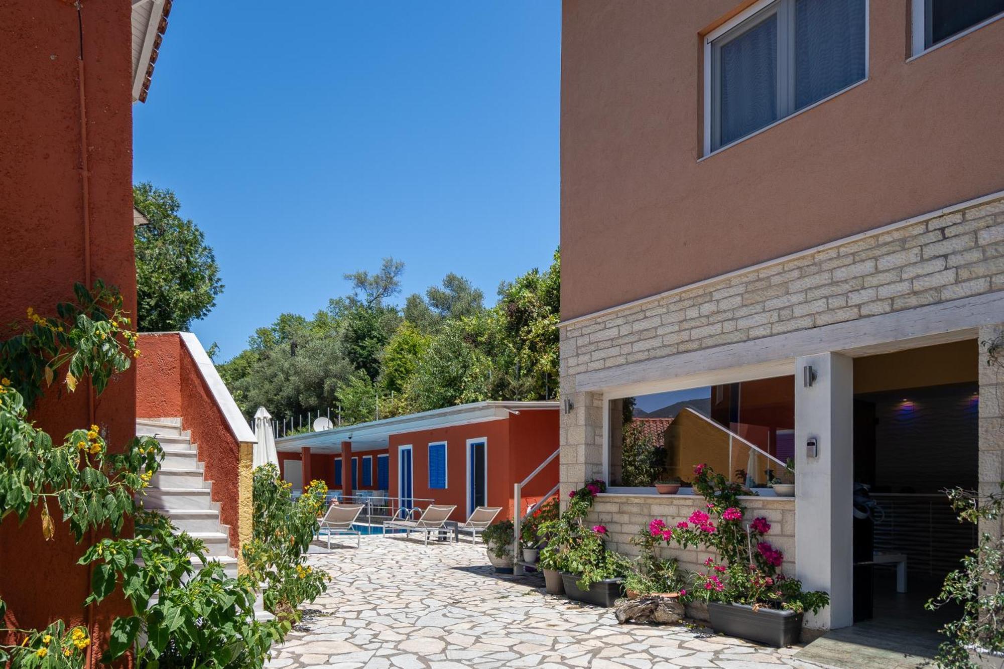 Vliho Bay Boutique Hotel Yénion Eksteriør bilde