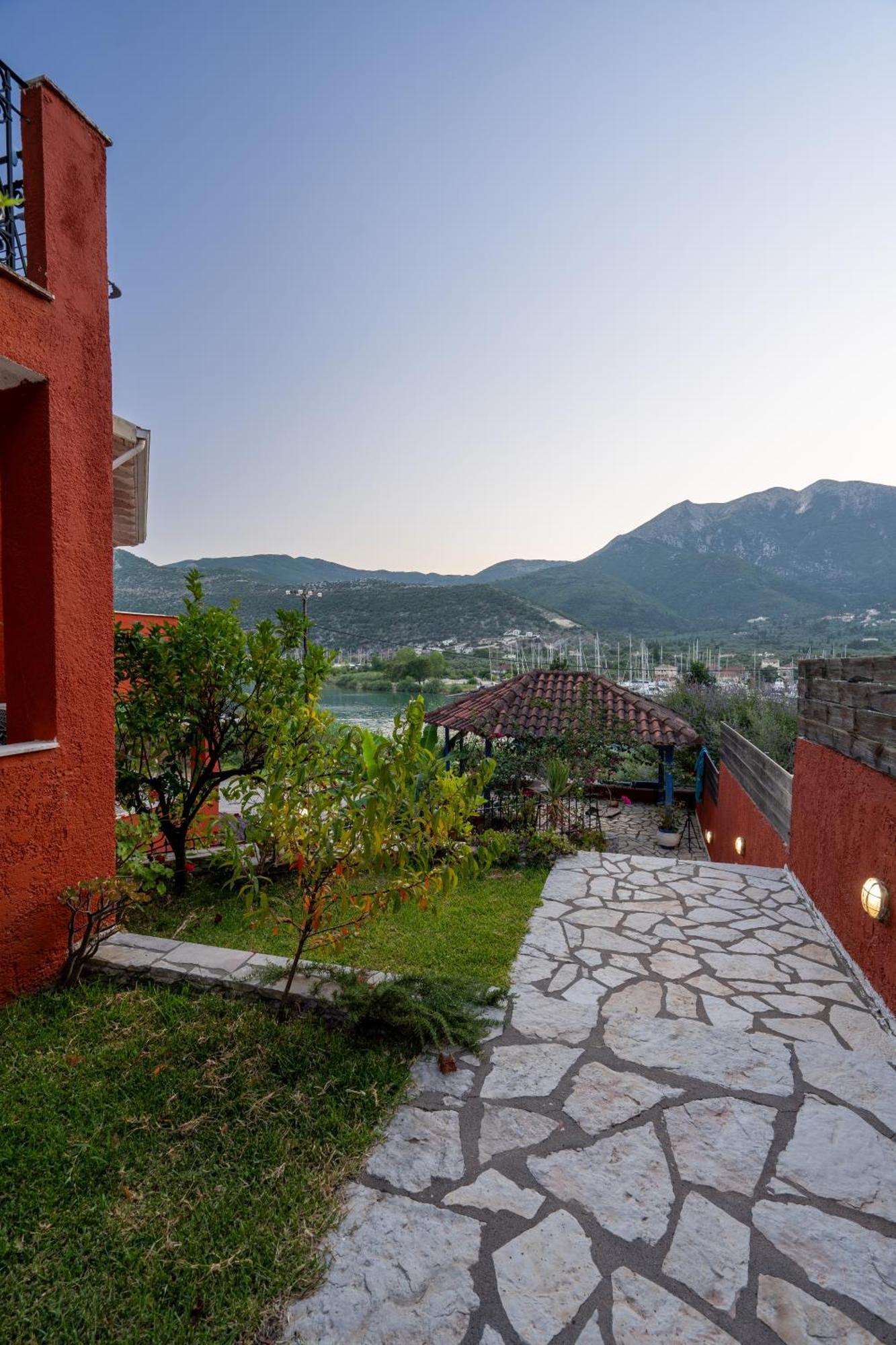 Vliho Bay Boutique Hotel Yénion Eksteriør bilde